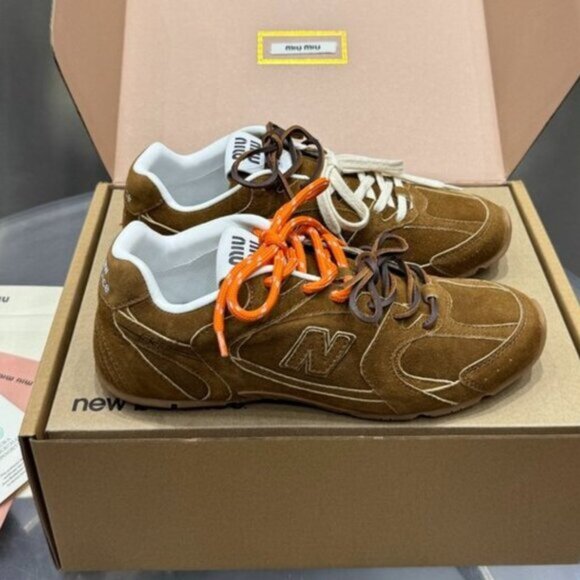 Miu Miu x New Balance 530 SL Sneakers - Picture 1 of 9